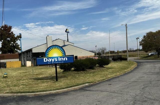 Days Inn & Suites by Wyndham Caseyville