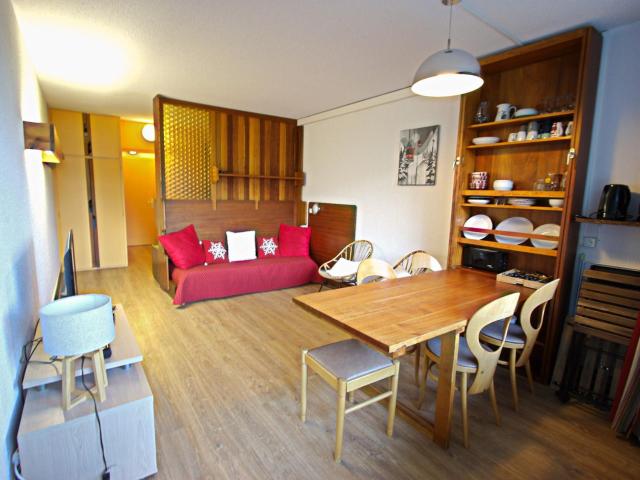 Studio 27m² avec balcon, piscine, au pied des pistes à Chamrousse - FR-1-549-66