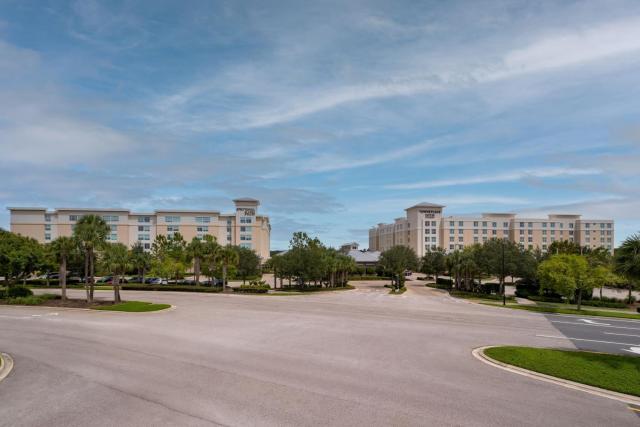 TownePlace Suites Orlando at FLAMINGO CROSSINGS® Town Center/Western Entrance