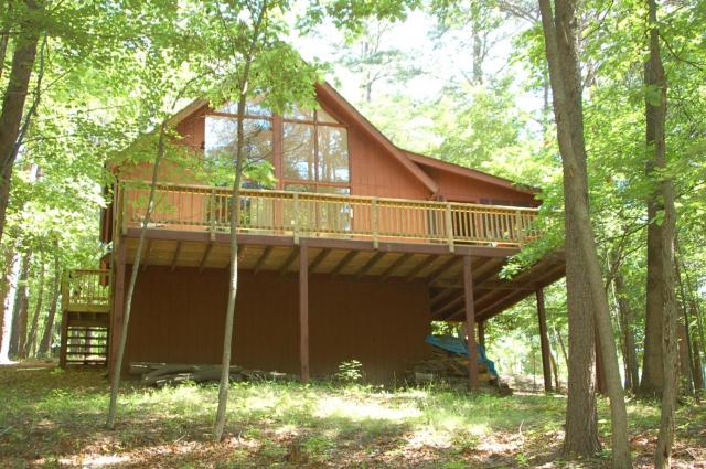 Fox Hollow - Cozy Den with a Hot Tub