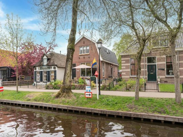 Lodge in Giethoorn with breakfast