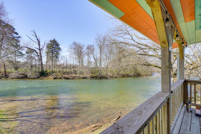 Riverfront Cabin Near Smoky Mountain National Park