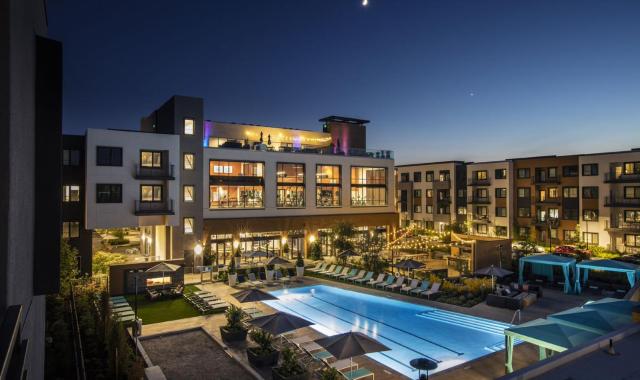 Luxury Condos at Anton Menlo w Pool & Amenities