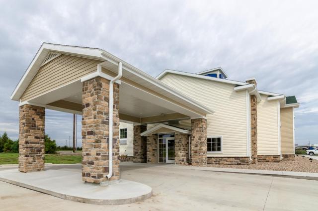 Cobblestone Inn & Suites - Oberlin