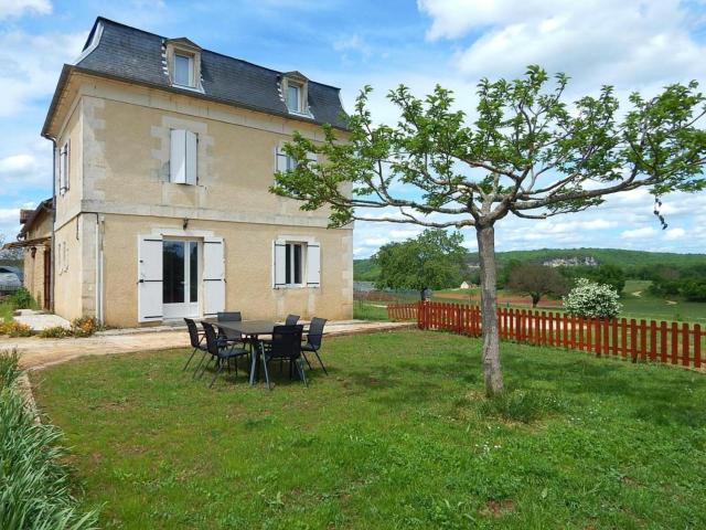 Maison rénovée avec grand jardin, proche des Eyzies et sites touristiques du Périgord Noir - FR-1-616-37