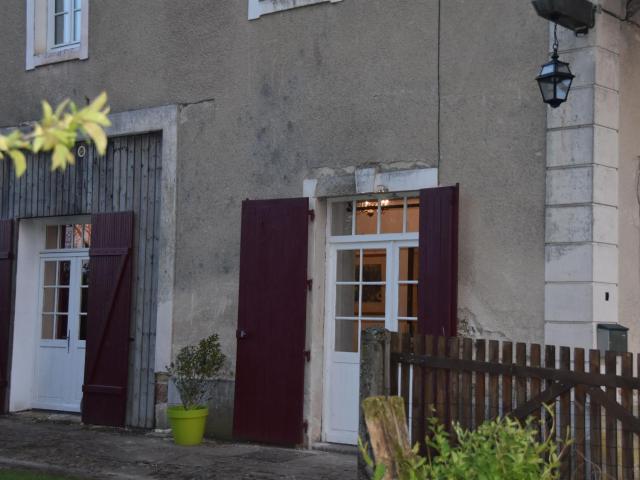 Gîte Charmant au Cœur de la Nature près du Mans, 6 Pers., Domaine Historique - FR-1-410-319