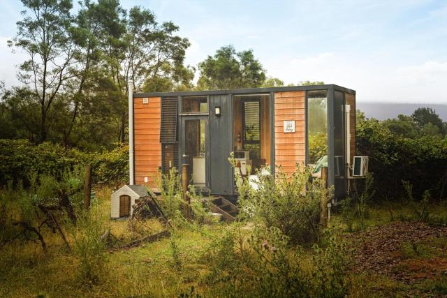 Alpaca Tiny House with Vineyard Lakeside by Tiny Away