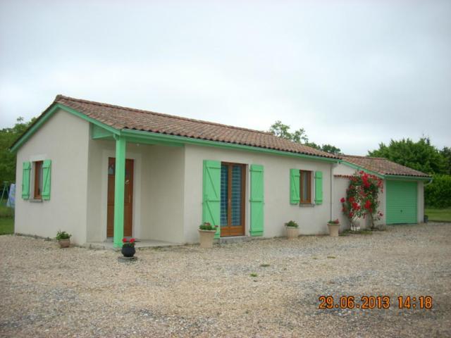 Maison charmante avec terrasse, jardin clos et animaux acceptés - FR-1-616-90