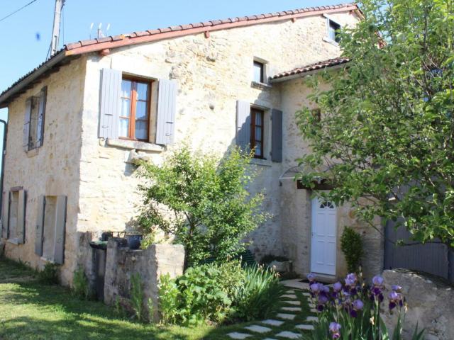 Gîte familial avec WiFi près de Brantôme - FR-1-616-102