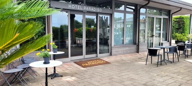 HOTEL PARADISO