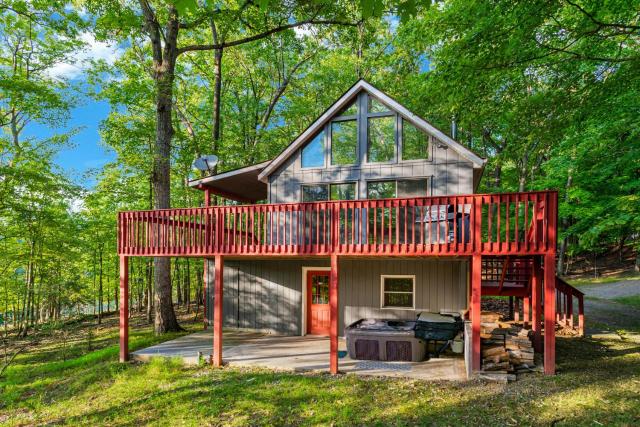 Hot Tub, Huge Deck, WiFi, Fire Pit at Chalet Cabin