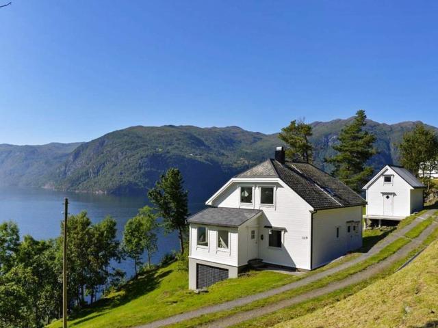 10 person holiday home in Stordal