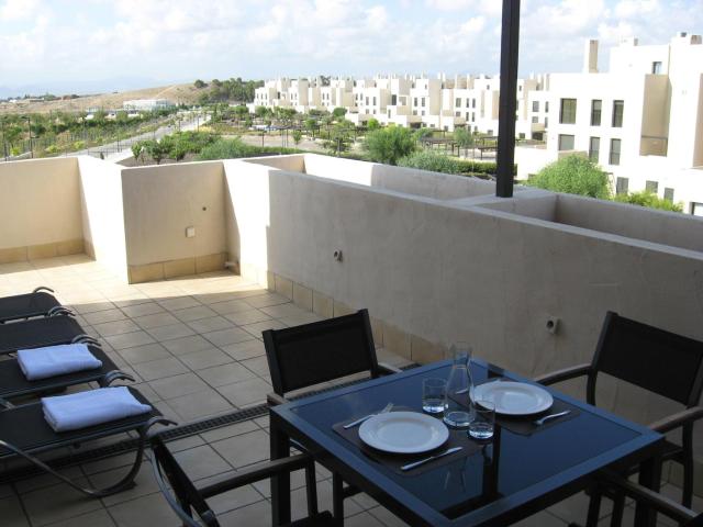 First Floor Non Smoking Air Conditioned 4 Person Luxury Golf Apartment