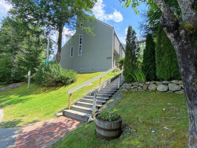 R7 Ski-in Ski-out Bretton Woods Townhome on 2-mile home trail Mt Washington views