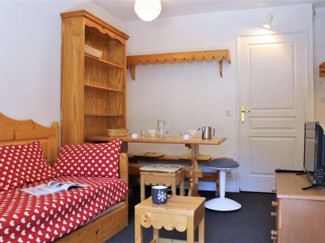 Appartement cosy 2 pièces, bien équipé, accès facile aux pistes - 6 couchages, animaux admis - FR-1-330-511