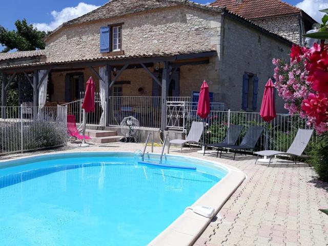 Maison de charme avec piscine privative et aire de jeux en plein cœur du Périgord - FR-1-616-80