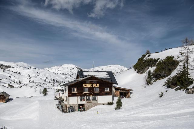 Gjaid-Alm 1739m am Dachstein-Only Accessible by Cable Car