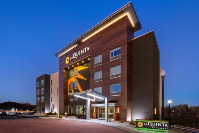 La Quinta Inn & Suites by Wyndham Locust Grove