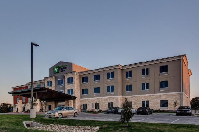 Holiday Inn Express & Suites Gatesville - N. Ft Hood, an IHG Hotel