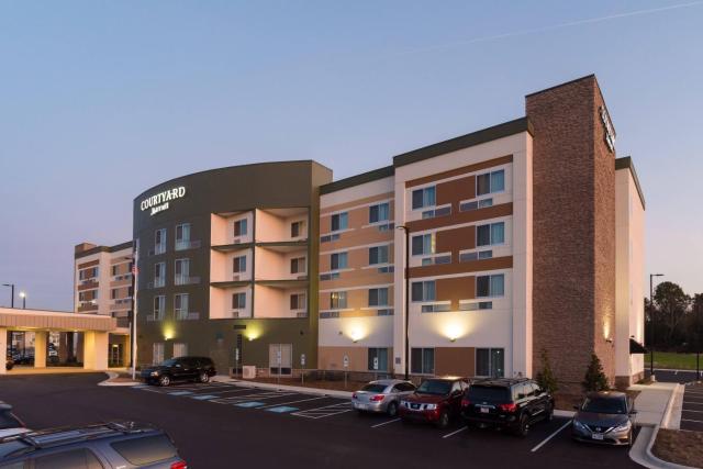 Courtyard by Marriott Fayetteville Fort Liberty - Spring Lake