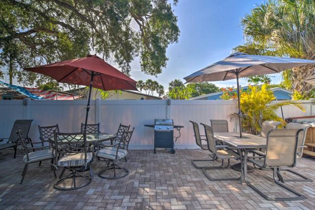 Florida Unit Steps from Indian Rocks Beach Access!