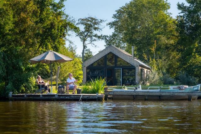 Pean-buiten Waterlodges