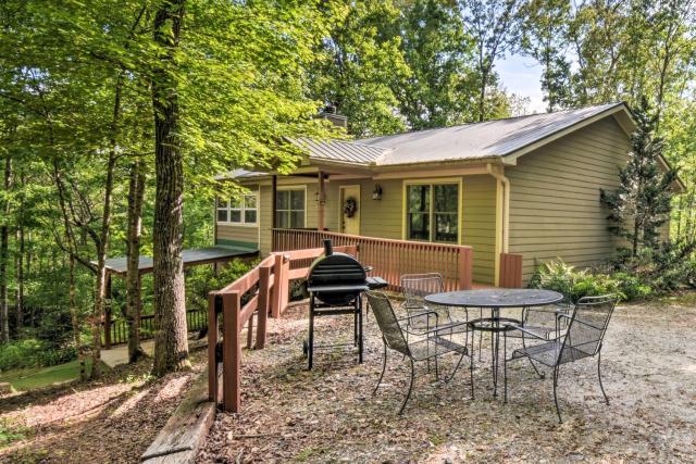 Pet-Friendly Clarkesville Cabin Rental Near Helen!