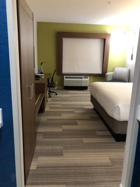 Holiday Inn Express & Suites - McAllen - Medical Center Area, an IHG Hotel