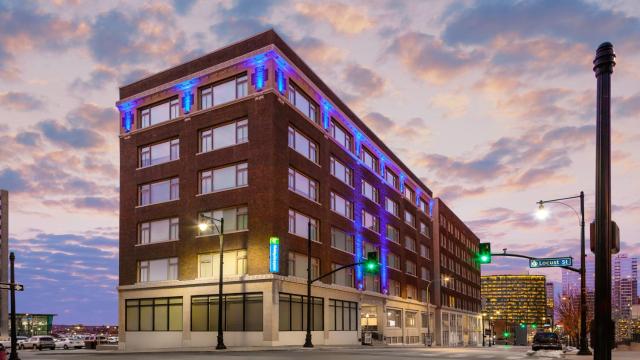 Holiday Inn Express - Kansas City Downtown, an IHG Hotel