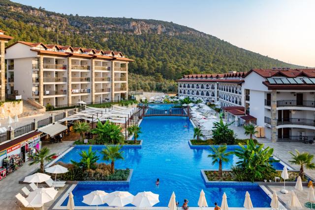 Ramada Resort by Wyndham Akbuk - All Inclusive