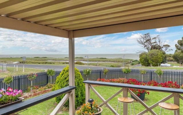 Milang Lakefront Retreat