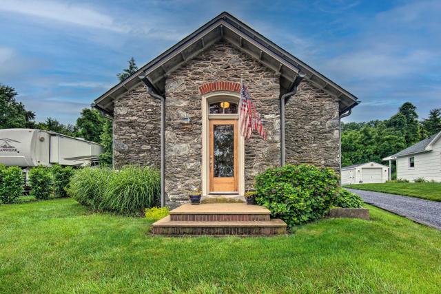 Cozy Wrightsville Cottage with Private Hot Tub!