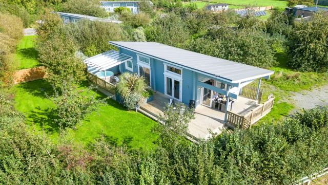 Cutterbrough, Great Field Lodges