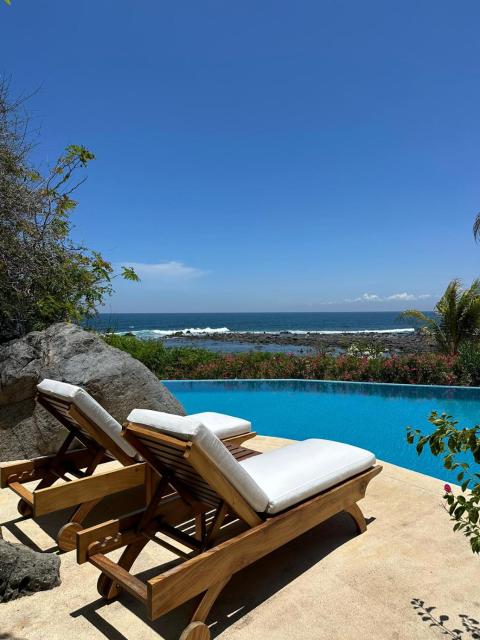 Casamar, beach front estate on Troncones Point