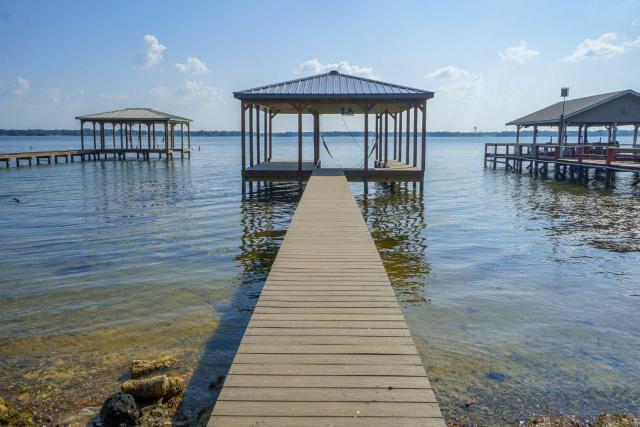 Charming Lake Fork Cottage with Screened-In Porch!