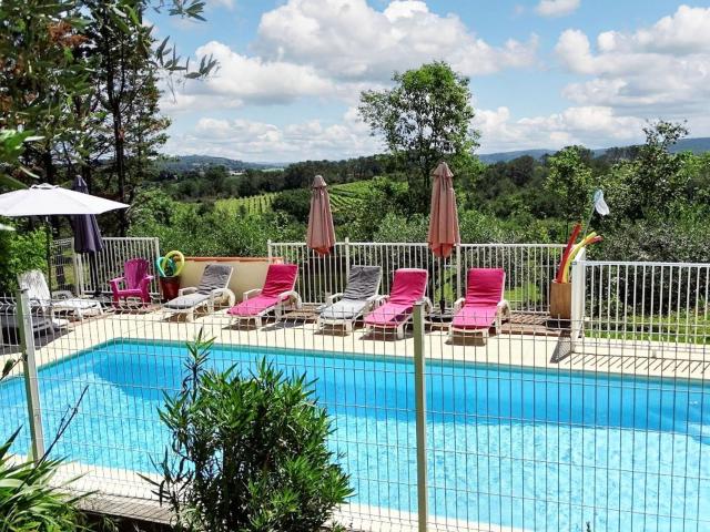 Maison charmante a Cardet avec piscine partagee