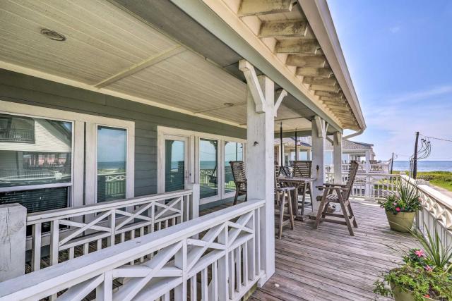 Bright Crystal Beach House with Deck, Walk to Ocean!