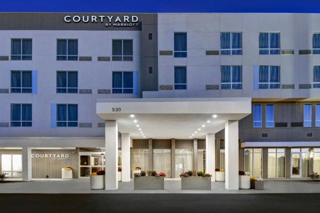 Courtyard by Marriott Hamilton