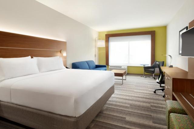 Holiday Inn Express & Suites - Cincinnati South - Wilder, an IHG Hotel