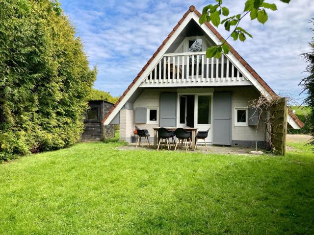 Olivia 6pers House with a private garden close to the National Park Lauwersmeer