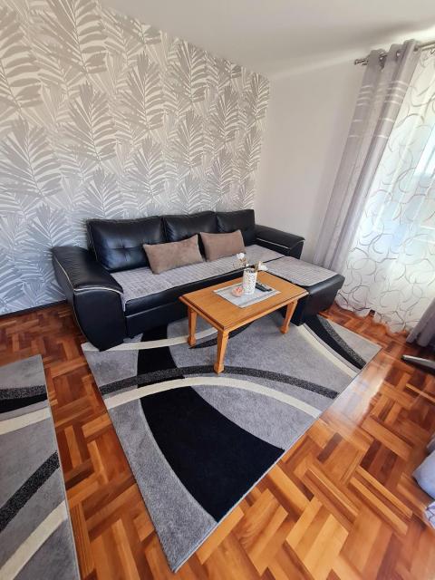 Lux Apartman Ristić 1