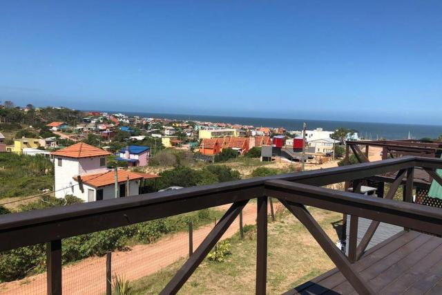 A tres cuadras de la playa, lugar tranquilo.