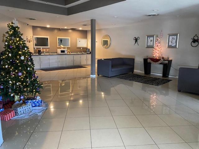 APM Inn & Suites