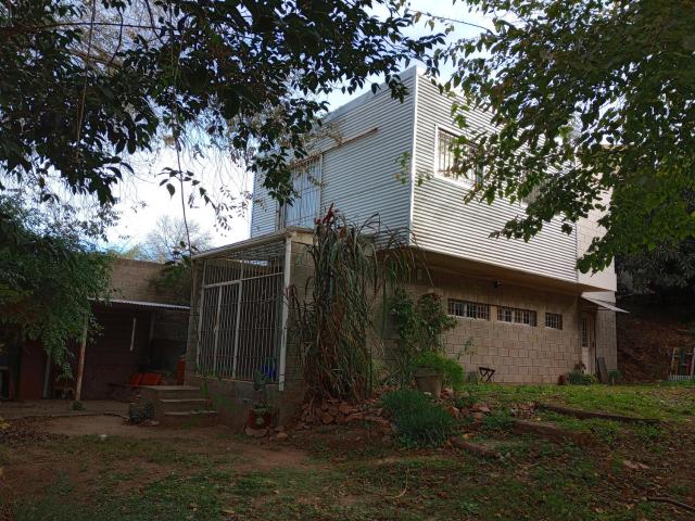 Casa en Río Ceballos. Muy buena ubicación.