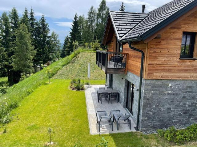 Tomtegl-Bergchalet-No-3-mit-Privatsauna-Infinitypool-Kamin-Fitnessraum-1500m-Seehoehe