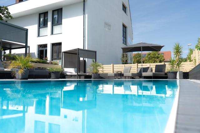 Kracher Hotel Doppelzimmer - inklusive Pool