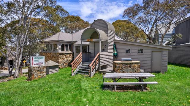 Currawong Lodge