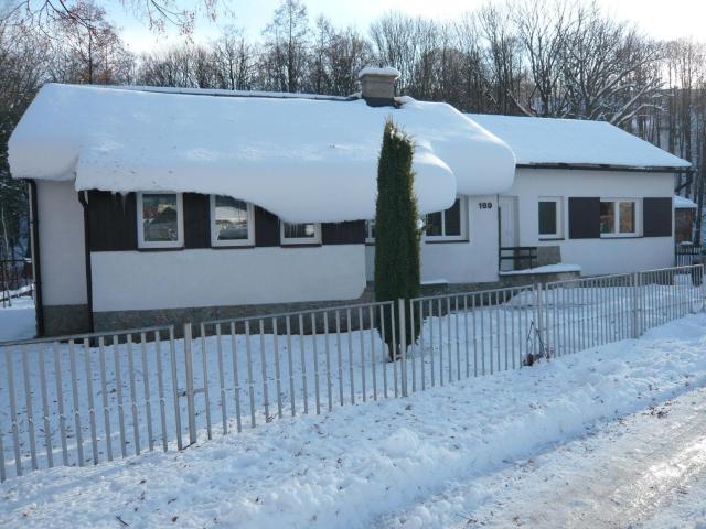 Serene Holiday Home in Mlad Buky with small pool Trampoline Skiing Nearby