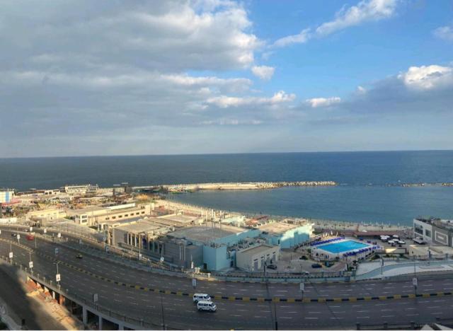 للعائلات فقط the fardous apartment sea view