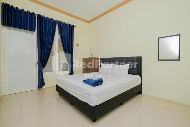 Grand Kencana Guesthouse near Wisata Bahari Lamongan Mitra RedDoorz